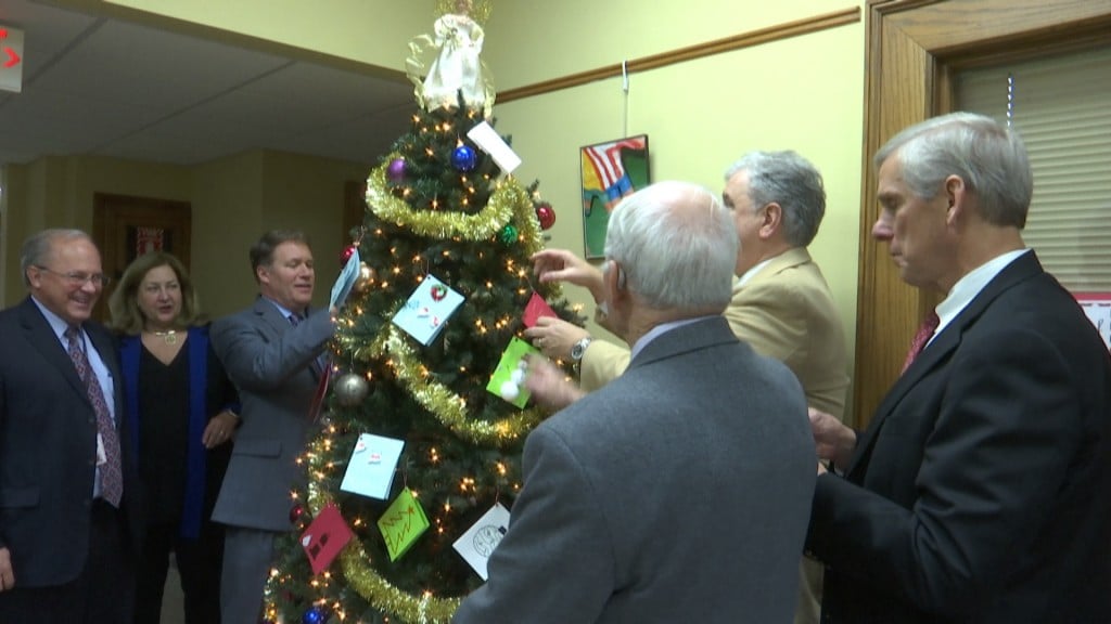 Chattanooga Judges Decorating Christmas Tree