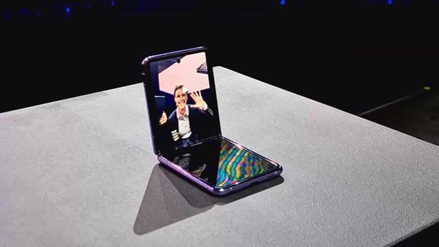 Samsung's new flip phone