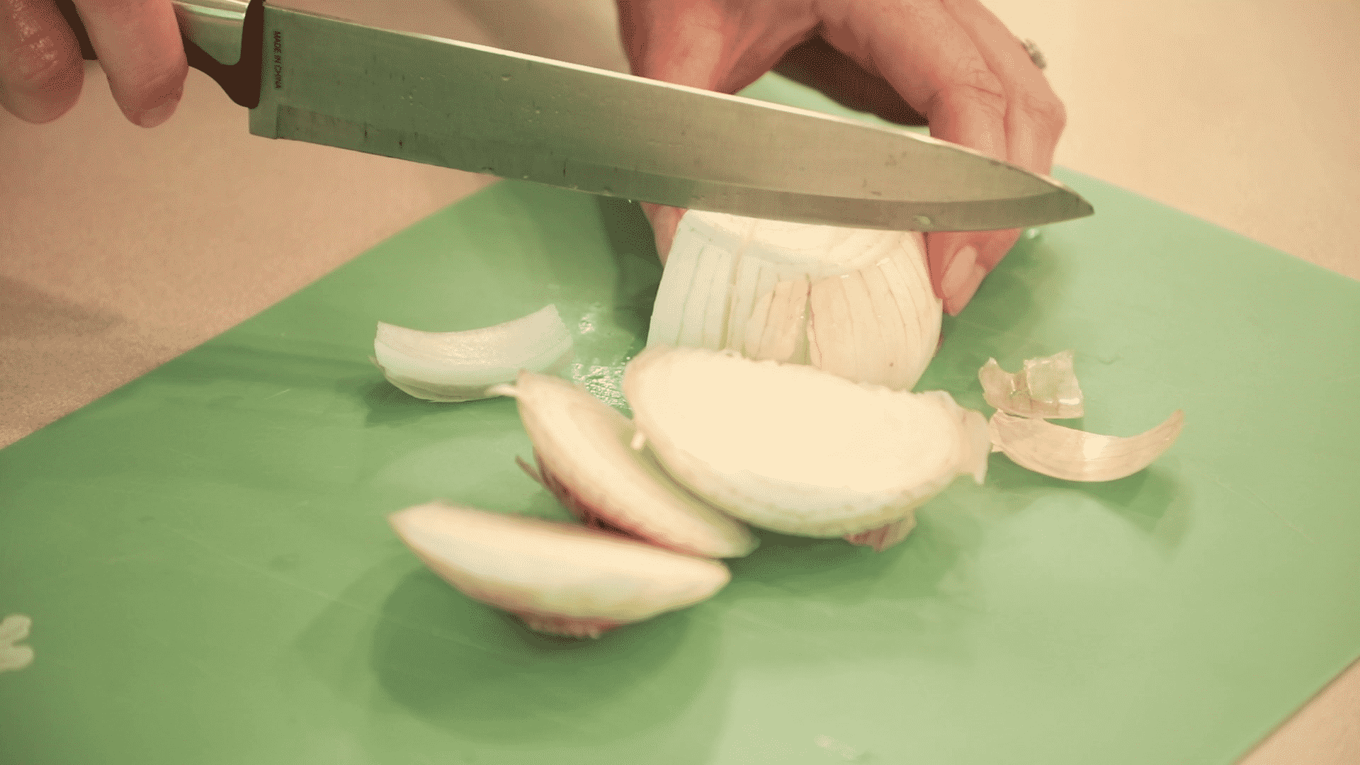 Mom To Mom - Cutting Onions
