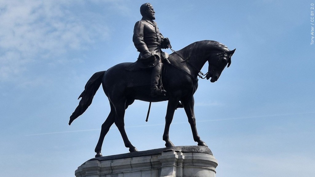 Statue of Confederate General Robert E. Lee in Richmond Virginia