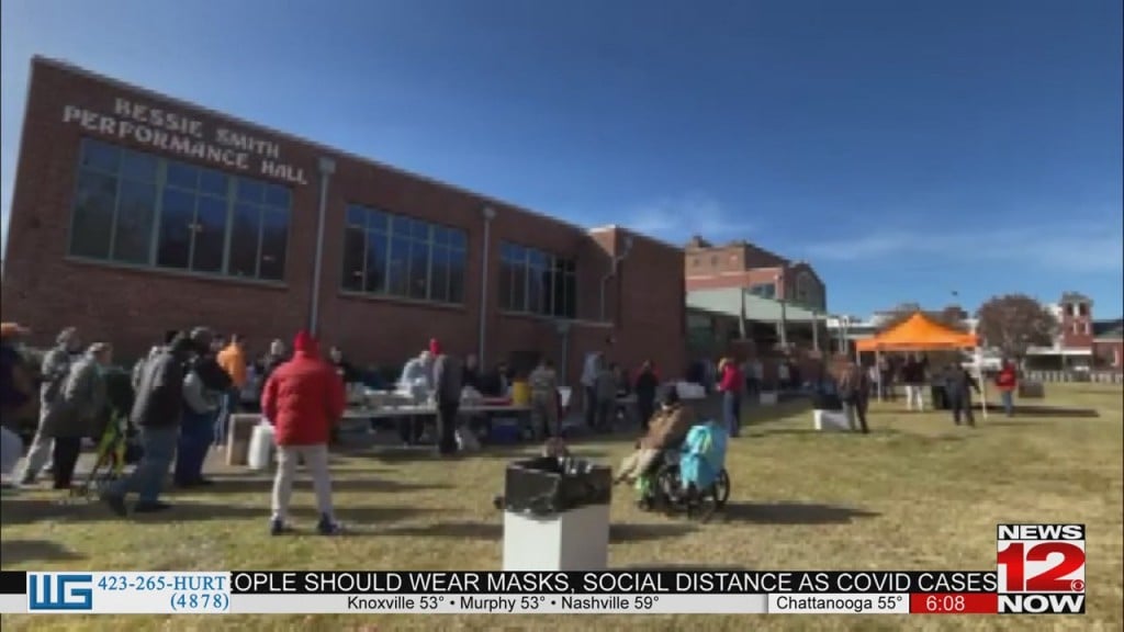 Union Gospel Mission Hosts Thanksgiving Meal