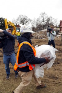 Lee Statue Time Capsule