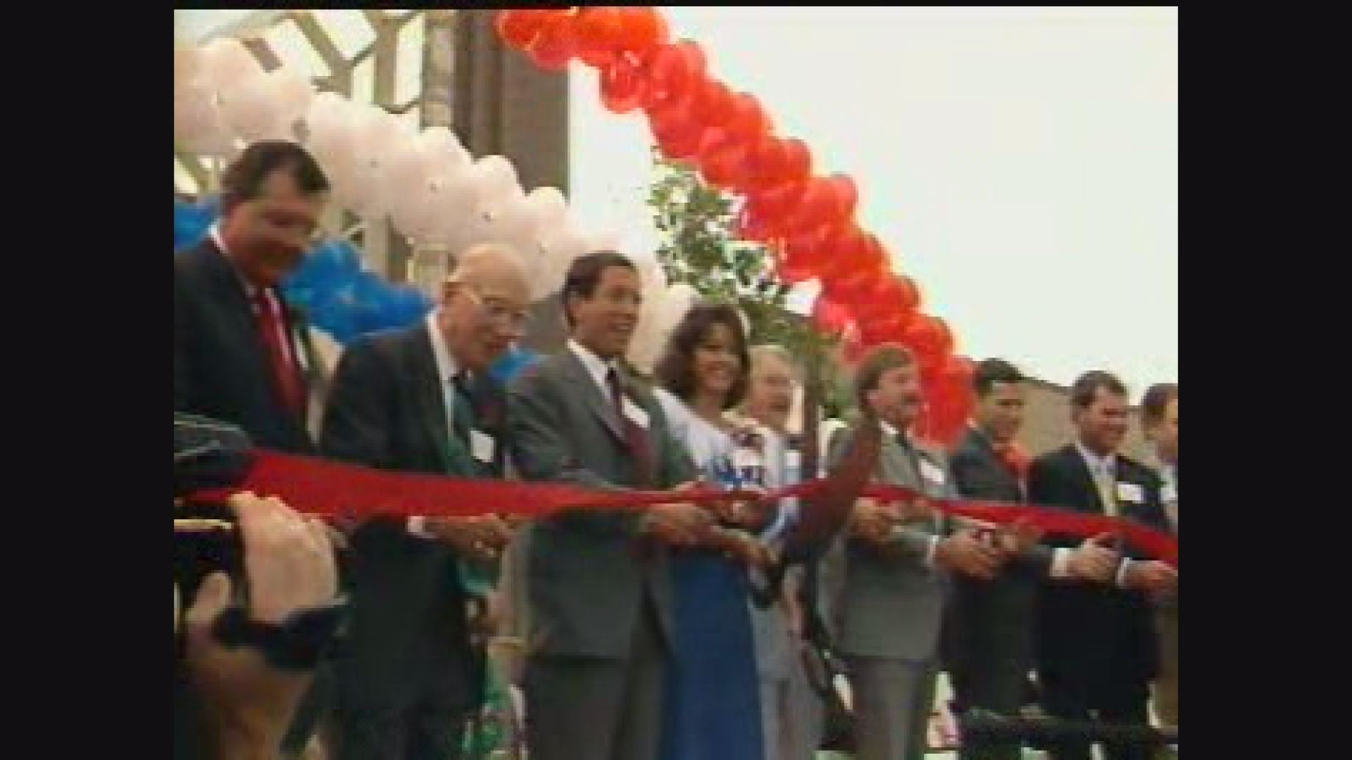 From The Archives: Hamilton Place Mall Opening - WDEF