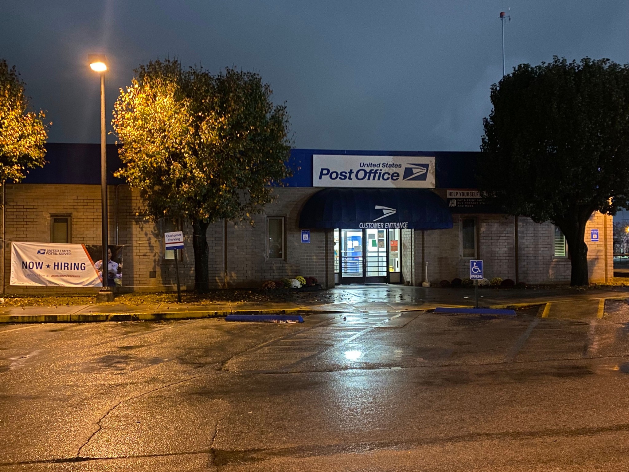 Two Dead After Post Office Shooting and Nail Salon Crash WDEF