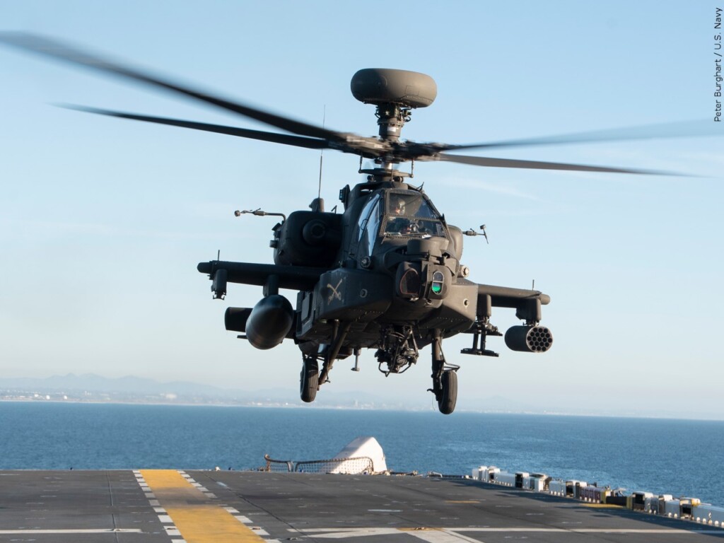 apache helicopter