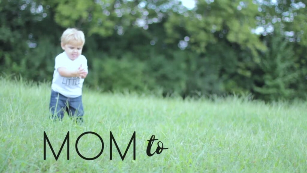 Mom To Mom Handprint Tulip Towels
