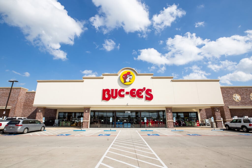 Buc Ees Store Front