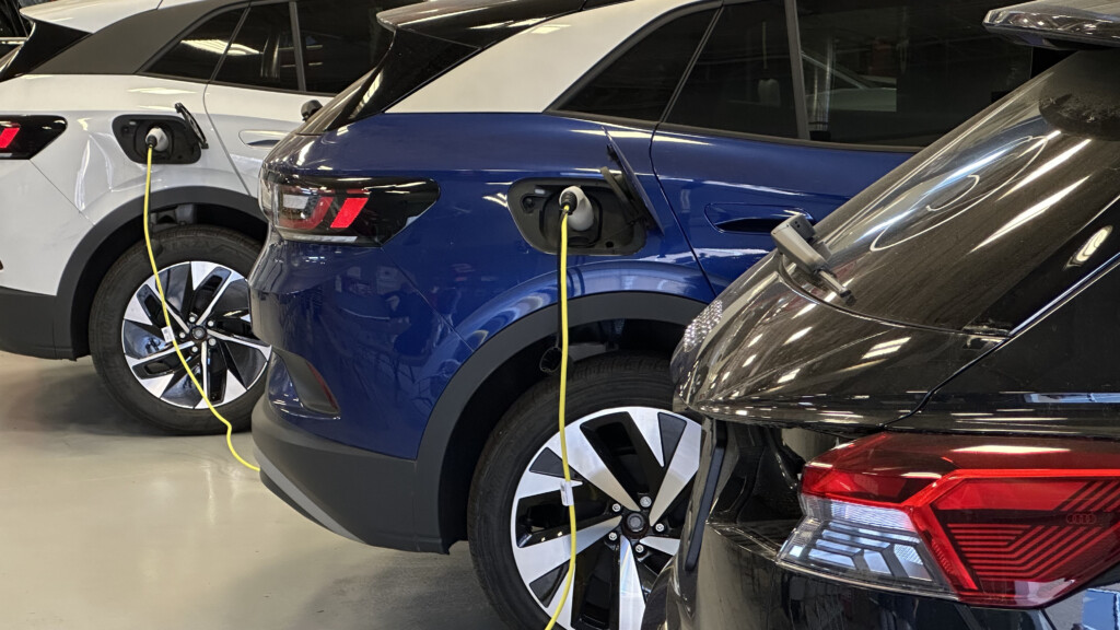 Photo 1 Electric Vehicles