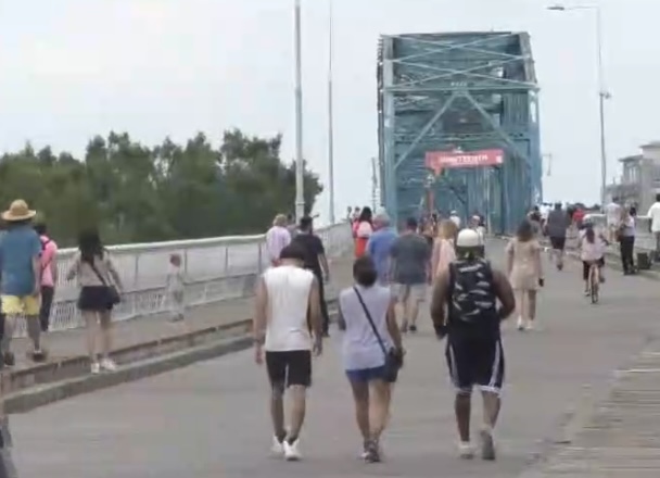 Father's Day at the pedestrian bridge