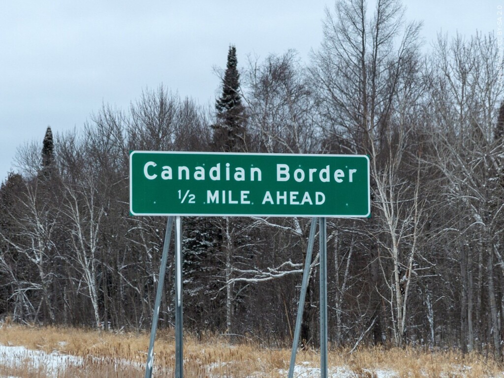 US Canada Border sign