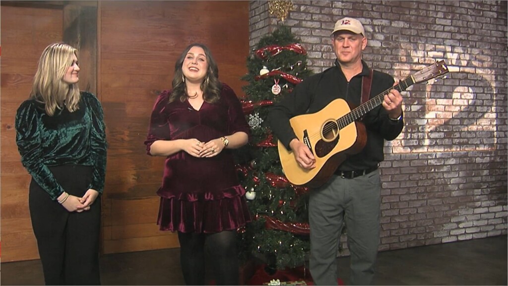 Amelia Greer And Family Sing Christmas Outro