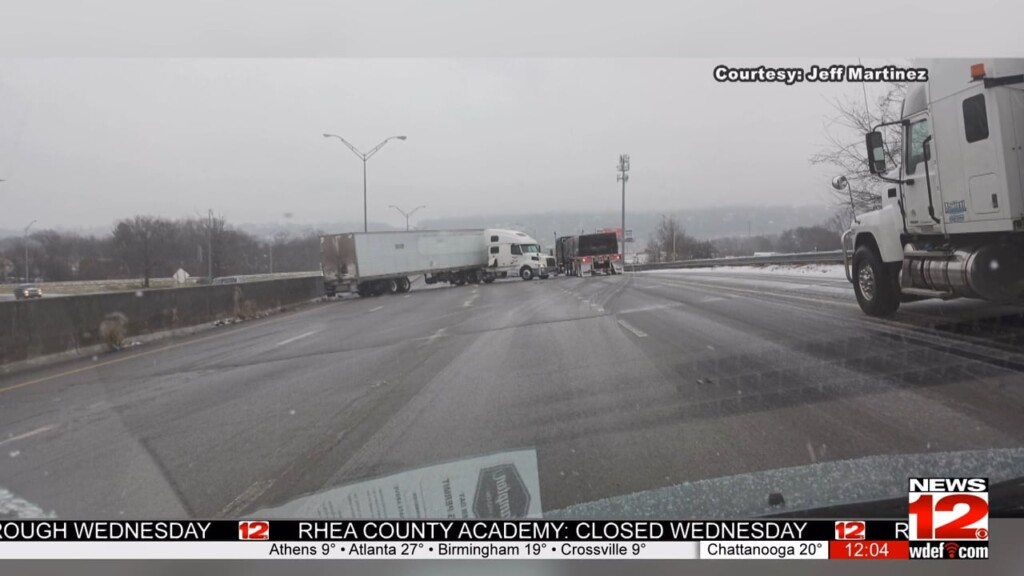 Driver Recaps Seeing Truck Spinout On I 24 Due To Icy Roads