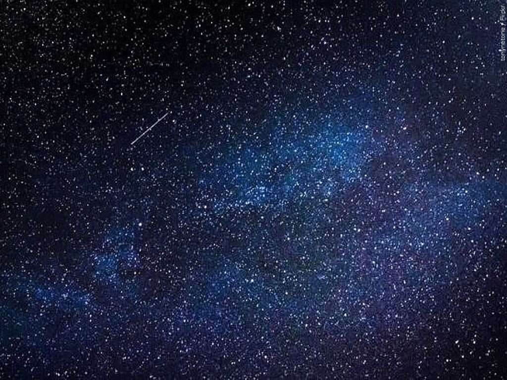 generic meteor shower image