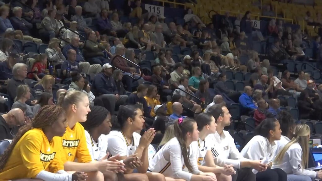 Mocs Women Stay Perfect In Socon