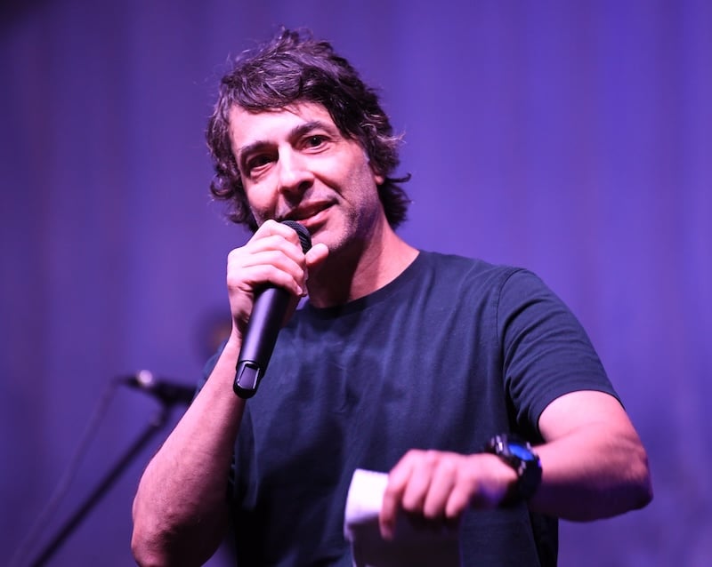 Comedian Arj Barker Defends Removing Breastfeeding Mom From Show
