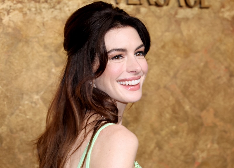 Anne Hathaway Once Had To Make Out With 10 Guys For ‘gross’ Chemistry Test