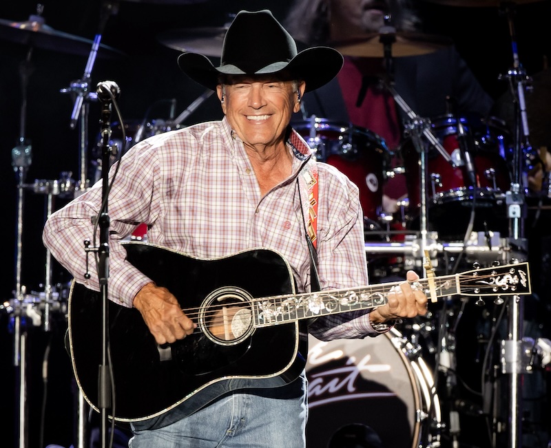 George Strait Sets Attendance Record With “the King At Kyle Field” Show