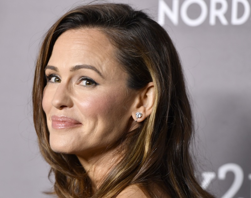 Jennifer Garner Got Stuck In An Elevator For Over An Hour At Comic Con