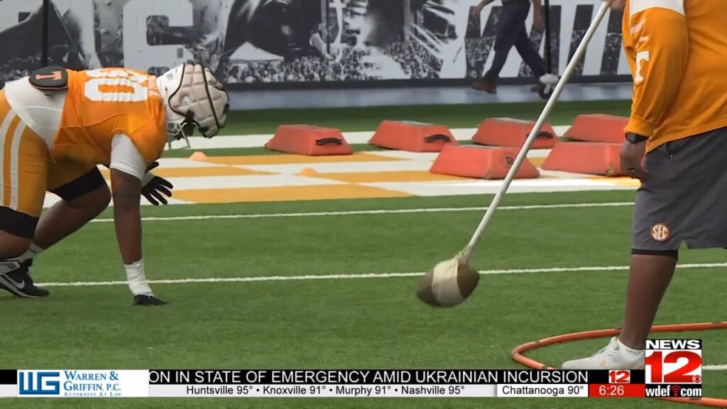 Vols Offensive Line Trying To Make The Grade Against Ut's Talented Defensive Front