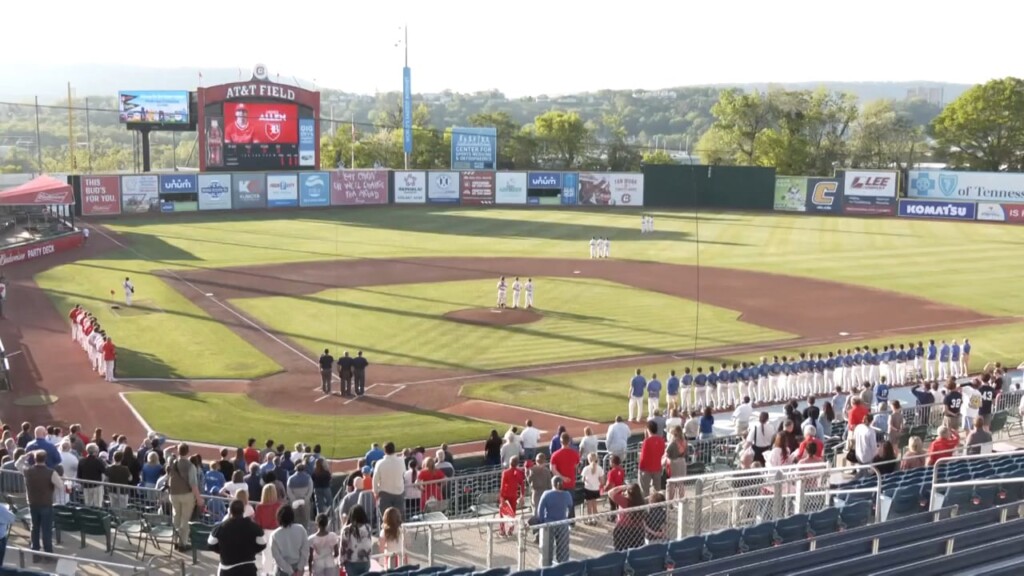 Baylor And Mccalle Take Baseball Rivalry To Lookouts At&t Field