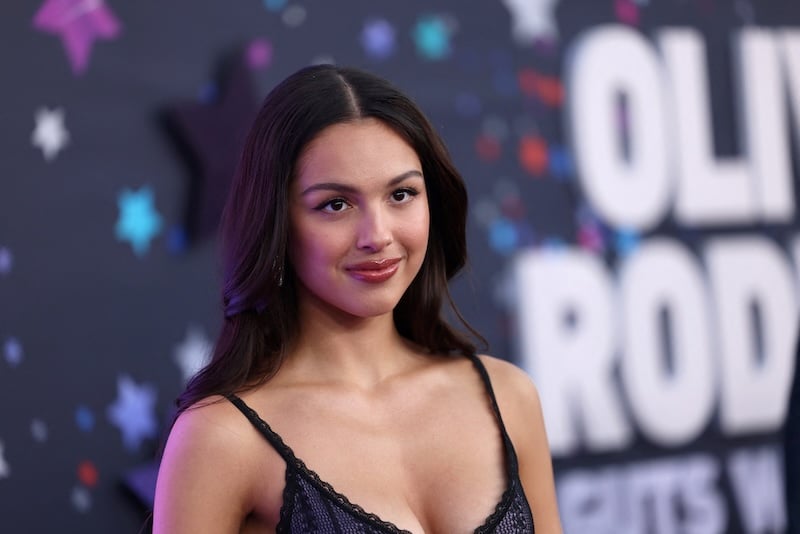 Olivia Rodrigo Joined By David Byrne During Governors Ball Set