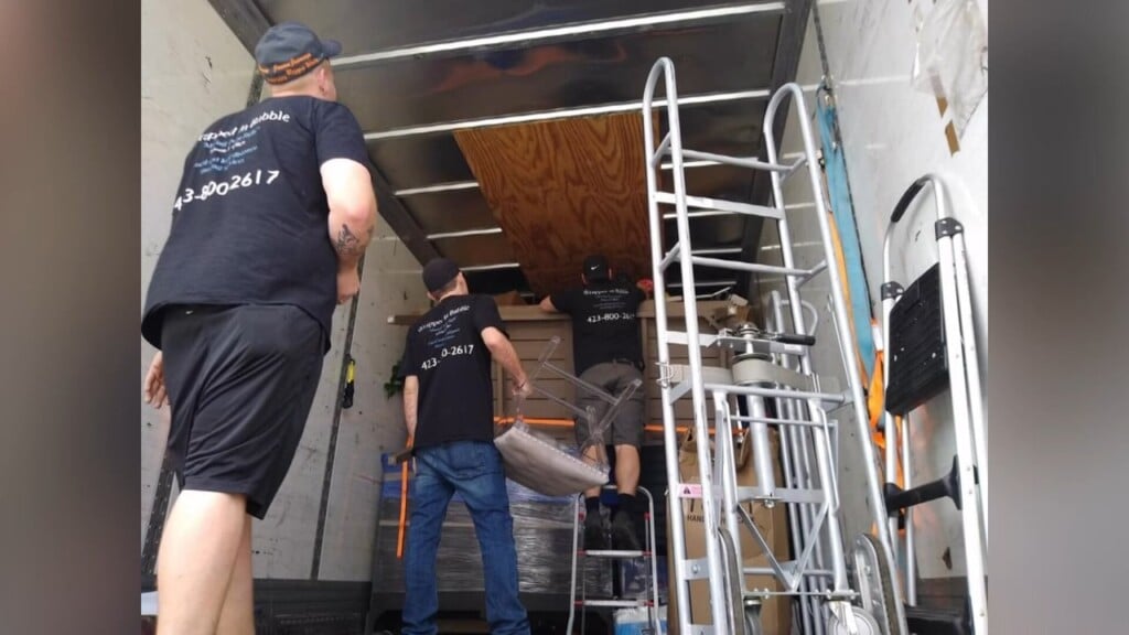 Summer Surge: Moving Weekend Tips