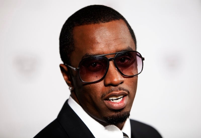 Diddy Allegedly Paid Hotel Security Guard $100,000 For Cassie Beating Video, Heckler Disrupts Trial