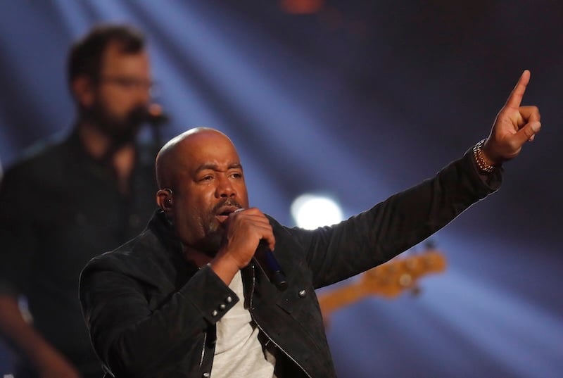 Darius Rucker Offers Refunds To Entire Crowd After Losing His Voice And Cutting Set Short