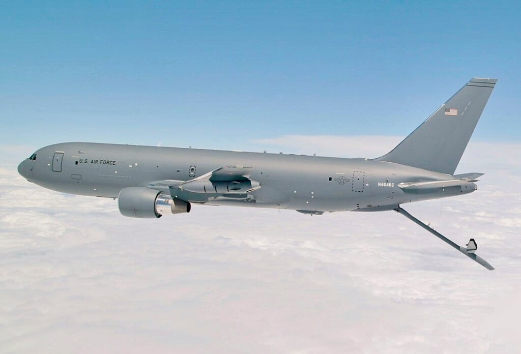 1059px Kc 46 Pegasus Prepares To Refuel C 17 Cropped
