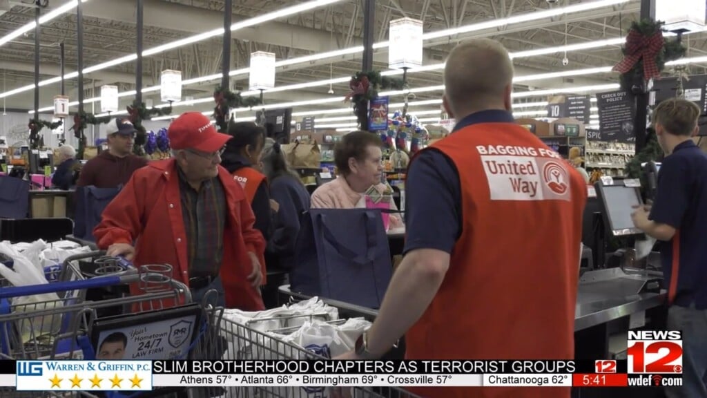 Food City Celebrity Baggers Raise Money For The United Way