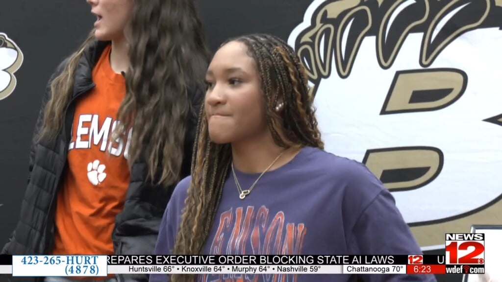 Kimora Fields Signs With Clemson