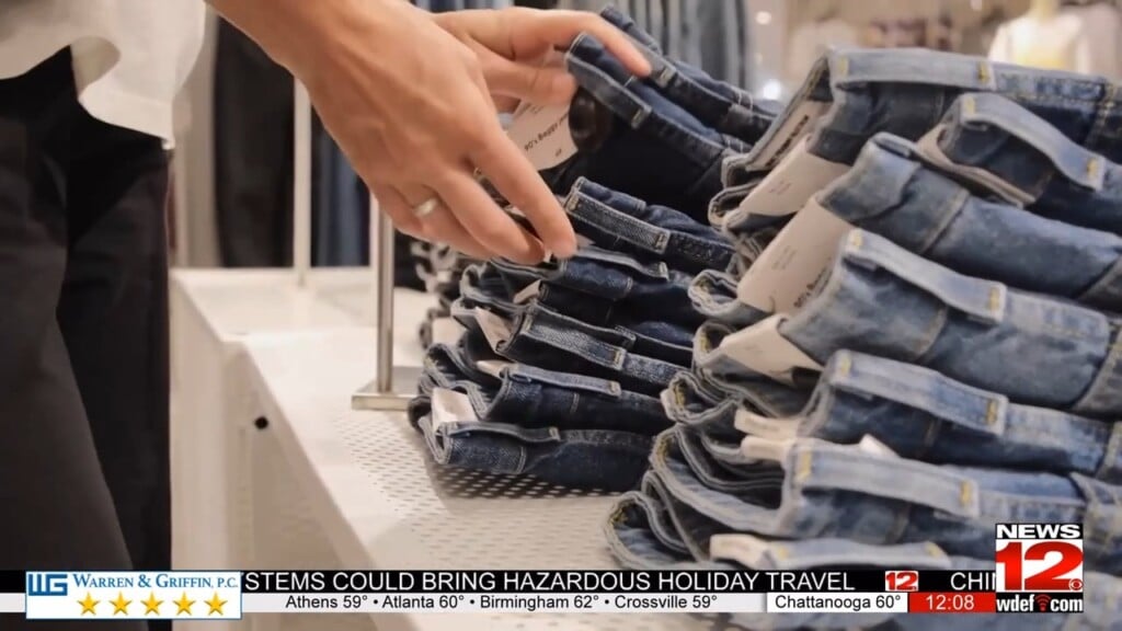 Holiday Shopping Data Shows Changes As Consumers Cut Back