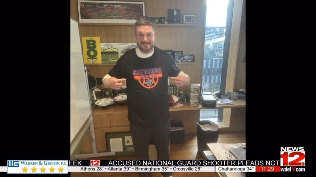 Oregon Coach Dan Lanning Sports Chatt State T Shirt After Viral Comment