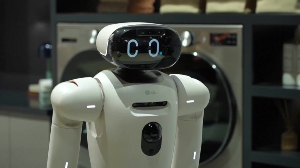 Techbyte: Lg Showcases New Helper Robot At Ces