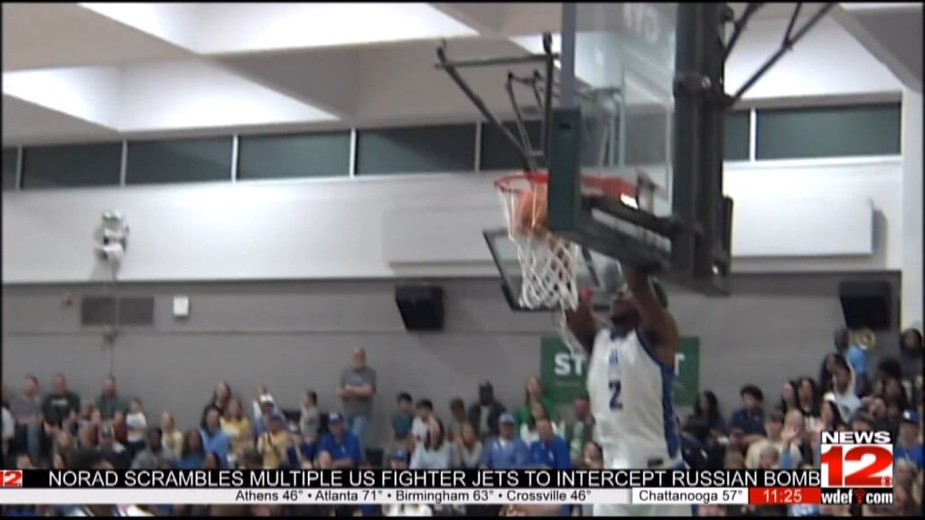 Boyd Dunks On Silverdale To Advance To Region Finals