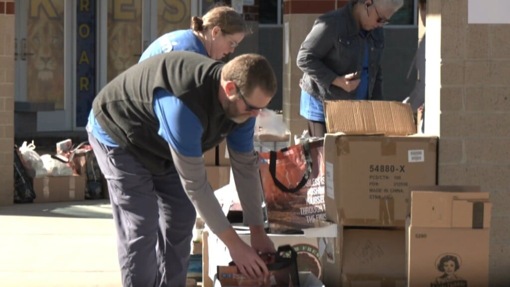 Orchard Knob Elementary Supports Families With Food Distribution