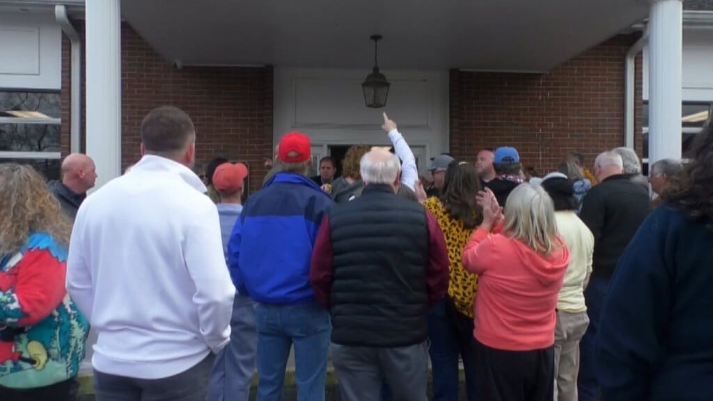 Crowd Concerns Prompt Chickamauga Mayor Removal Meeting Postponement