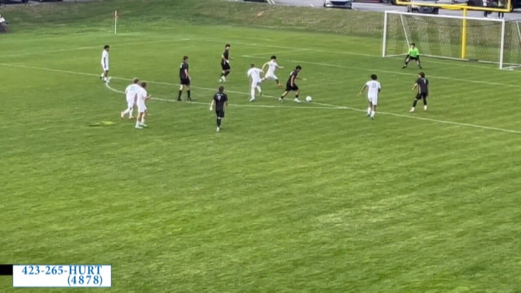 Notre Dame Defeats East Hamilton 4 2