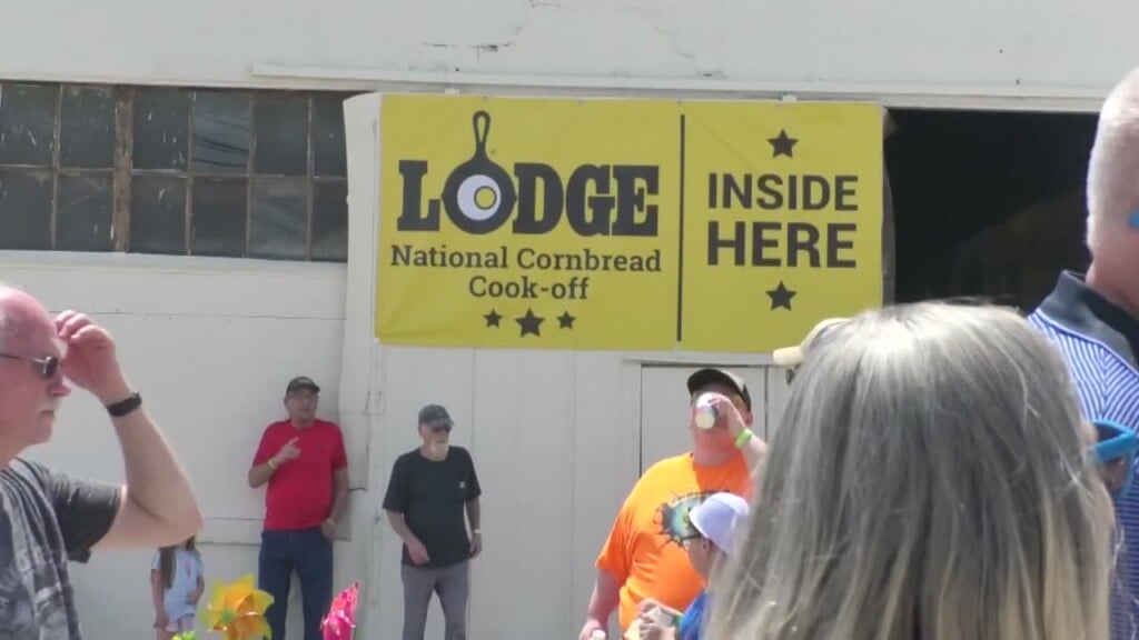 29th Annual National Cornbread Festival Draws Crowds To South Pittsburg