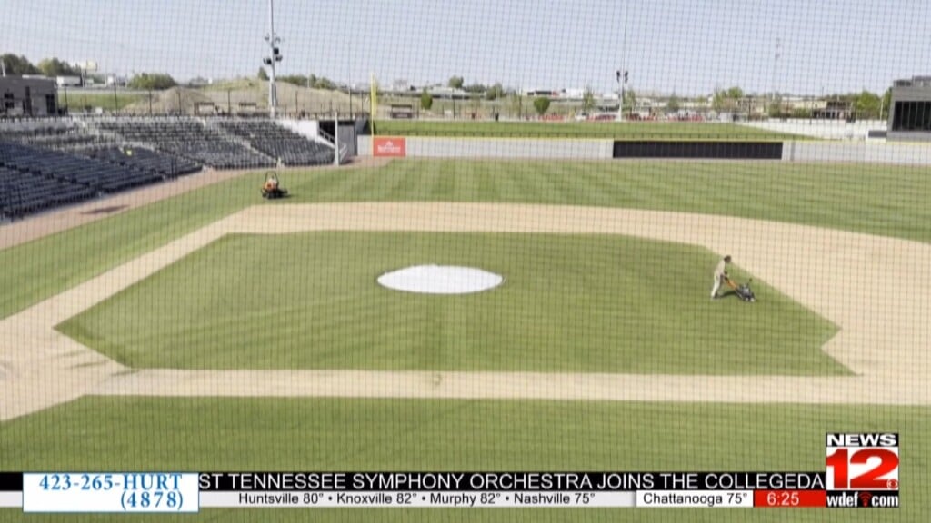 Lookouts Players And Coaches Digging New Home