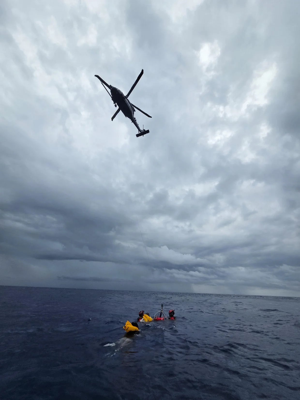 U.S. says suspected drug trafficker rescued from plane crash off Florida linked to Bahamas politician