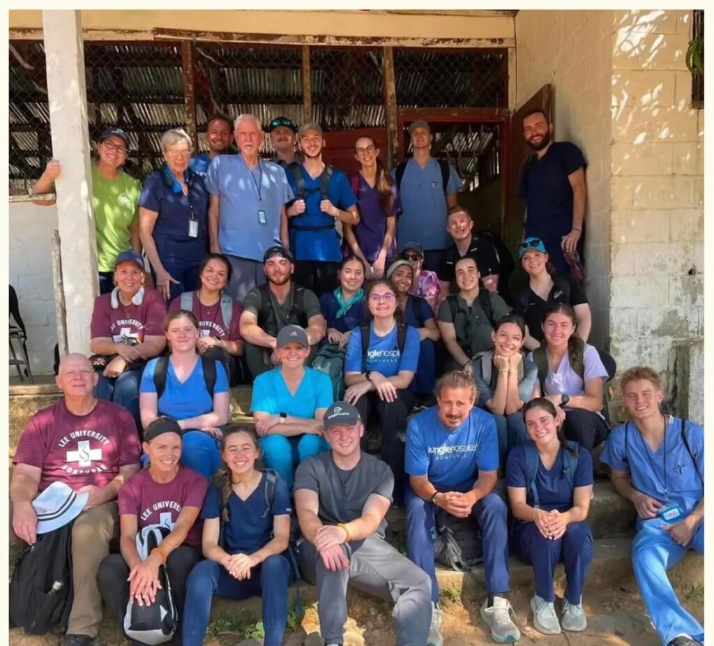 Team Photo El Paraiso