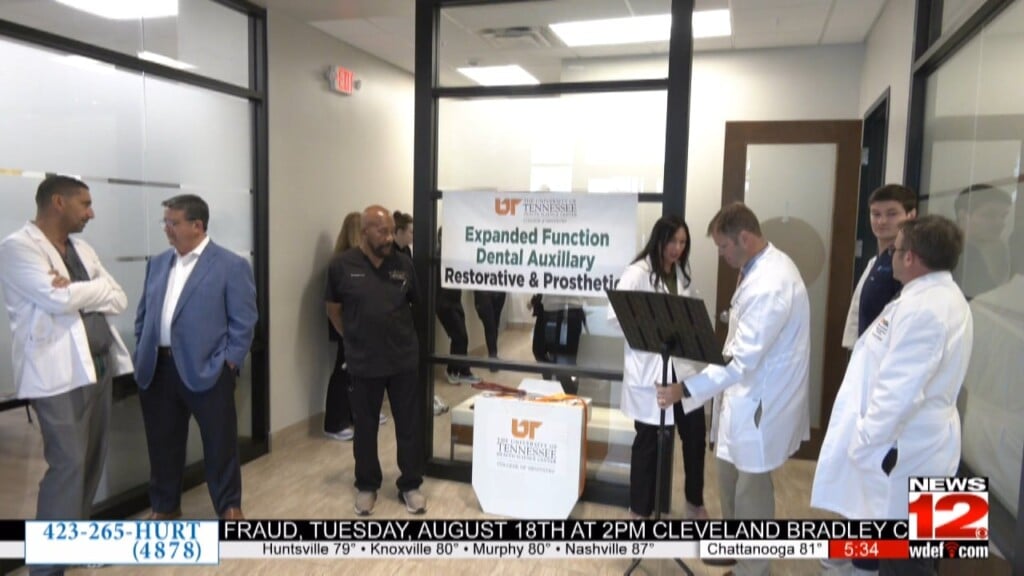 "floss Cutting" Ceremony At Tennessee River Dental