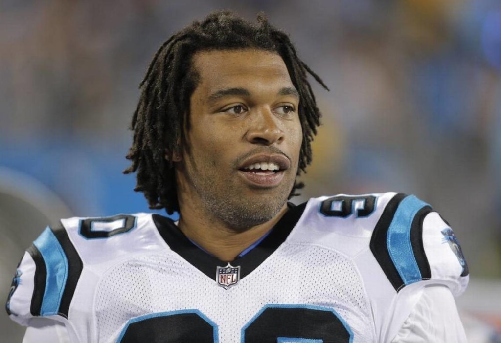 Panthers' Julius Peppers stayed in locker room during Anthem