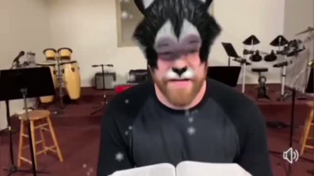 Mo: Pastor Accidentally Uses Face Filters During Sermon