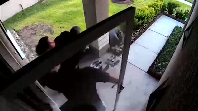 Fl: Choking Man Saved By Neighbor