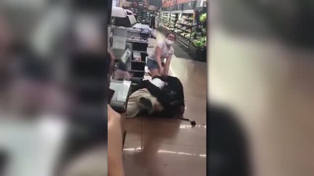 Fl: Off Duty Cop Punches Walmart Shopper (on Cam)