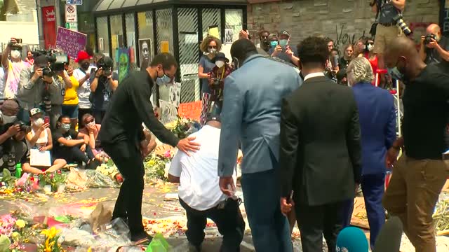 Seething Streets Stand Still As Floyd Family Calls To End Violence