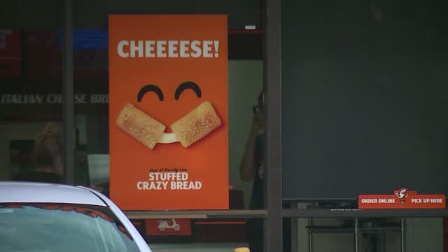 Oh: Couple Receives Pizza With Pepperoni Swastika