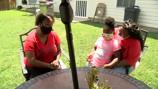 Nc: Worker Allegedly Puts Leash Around Kid's Neck